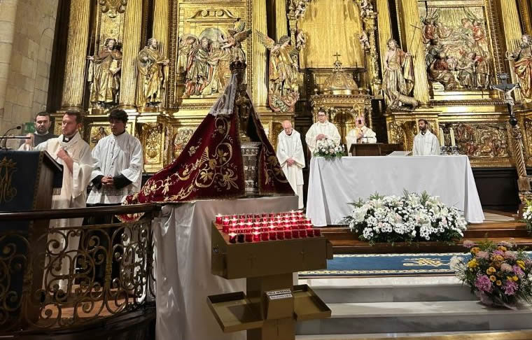 El Obispo presidió el último día del Triduo por el 70º aniversario de la coronación de Santa María del Juncal