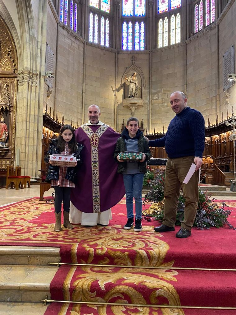 Entrega de premios del Concurso de Postales de Navidad en la catedral Buen Pastor