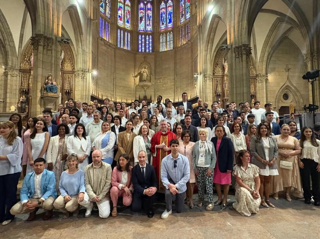 Confirmación de 112 personas adultas