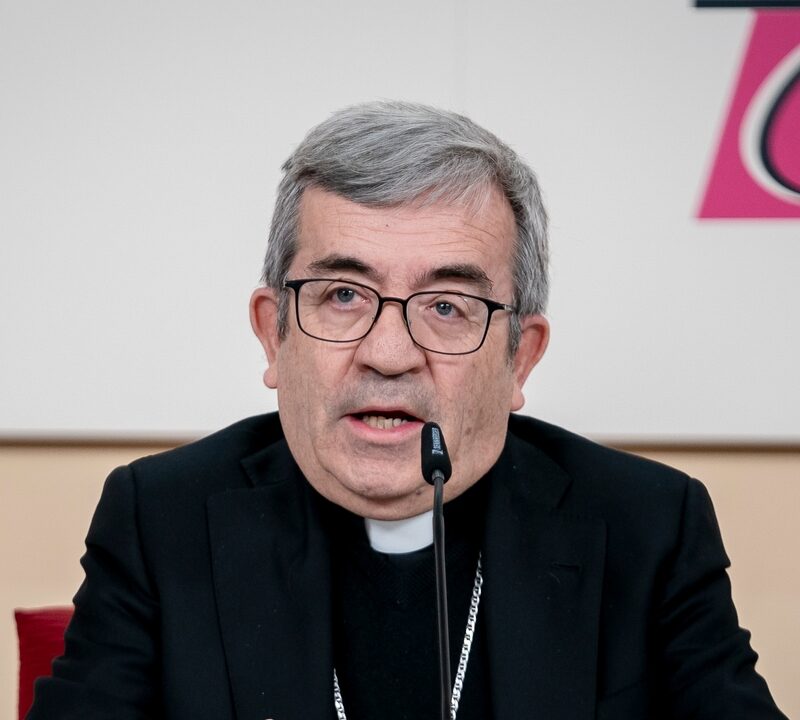 Conferencia de Monseñor Luis Argüello en la Catedral del Buen Pastor