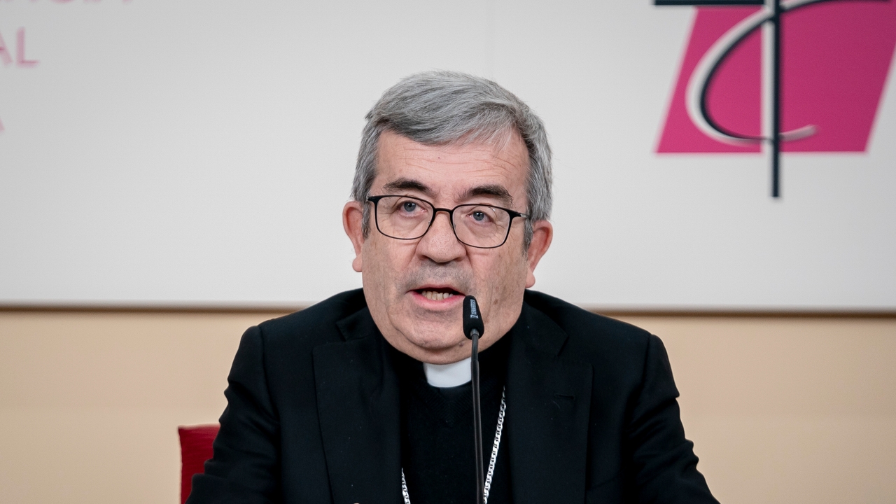 Conferencia de monseñor Luis Argüello García