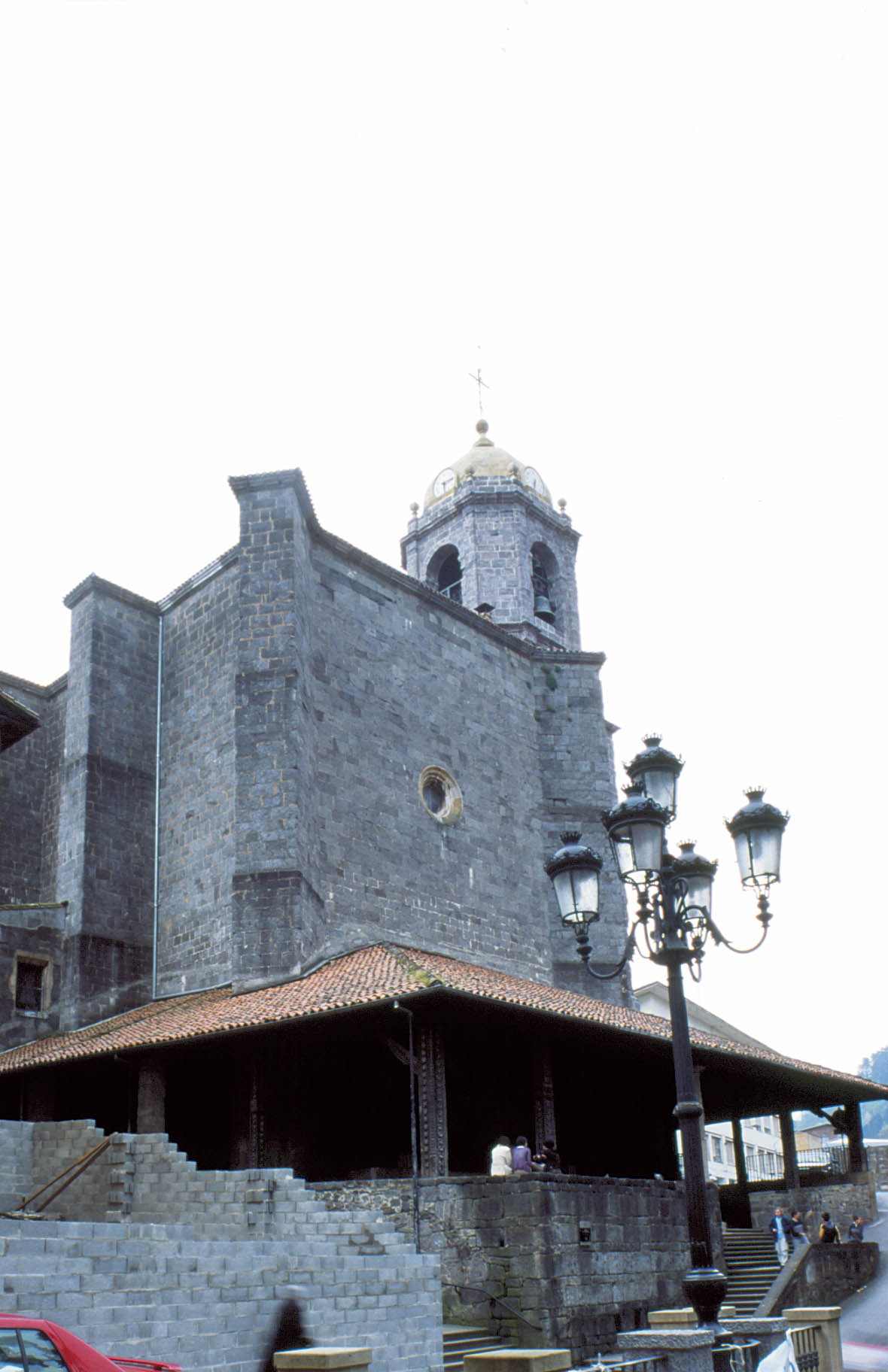 Soraluze mantiene el toque nocturno de las campanas