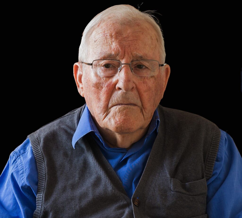 Manuel Olasagasti Mugica apaiza hil da