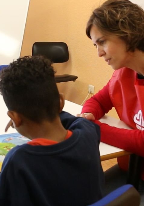 León XIV.ak ohartarazten du “Pobrezia-uholde berrien aurrean etsitzeko arriskua dagoela”