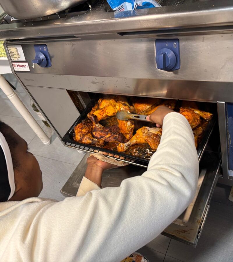 Exitosa Comida Solidaria para los Peregrinos de Roma