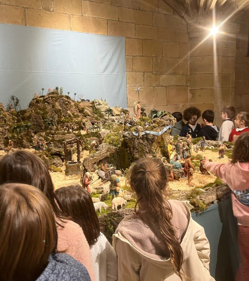 Katekesiko haurrek Irungo Junkaleko Santa Mariako Jaiotza ezagutu dute