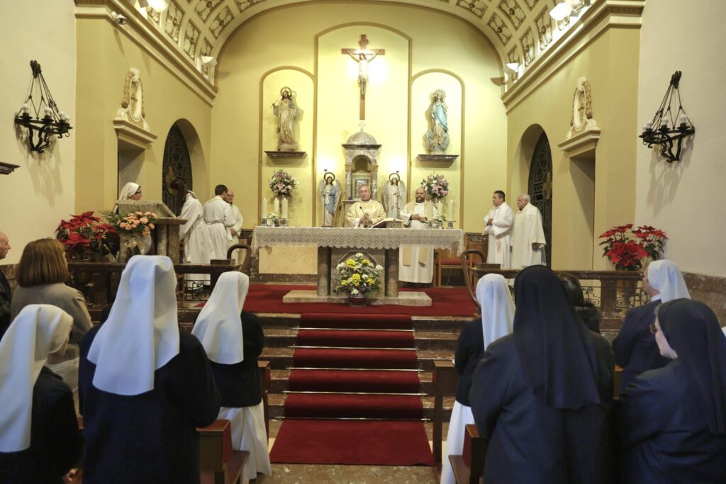 Irún despide con emoción a las Siervas de Jesús