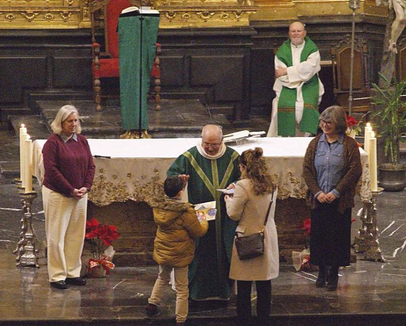 Azkoitia celebra el 50º aniversario sacerdotal de Félix Azurmendi