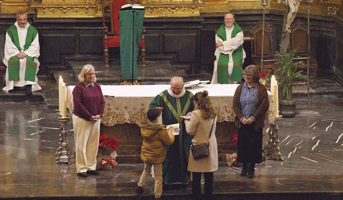 Azkoitia celebra el 50º aniversario sacerdotal de Félix Azurmendi