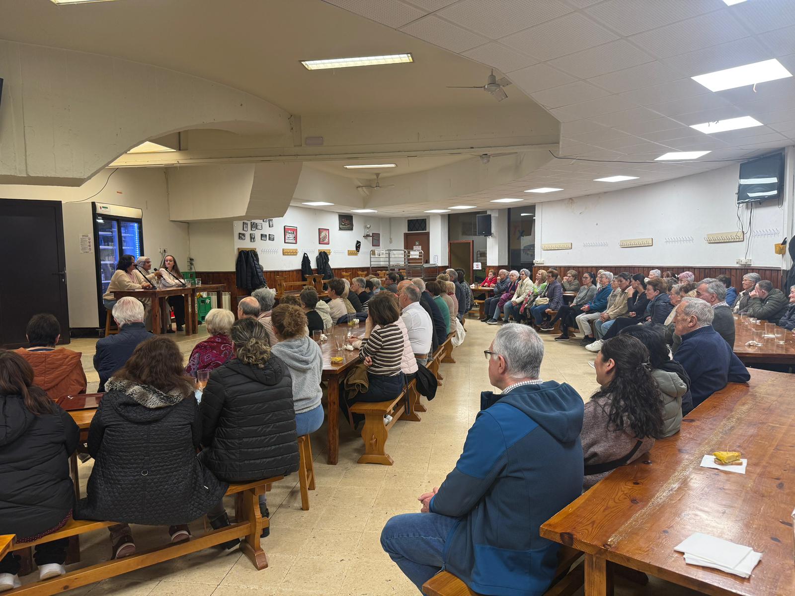 Mesa redonda misionera en Errenteria