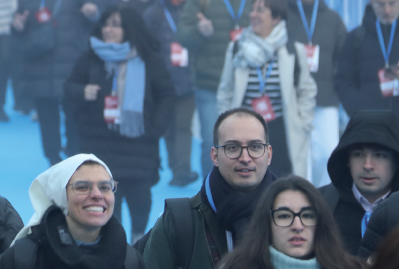 Todos oramos por todos (Jornada de oración por las vocaciones)
