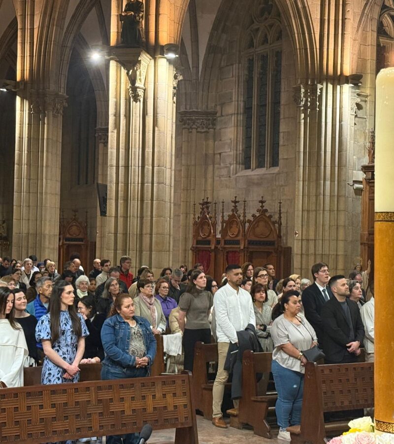 Pazko Bijilia: argiak iluntasuna garaitzen duen gaua