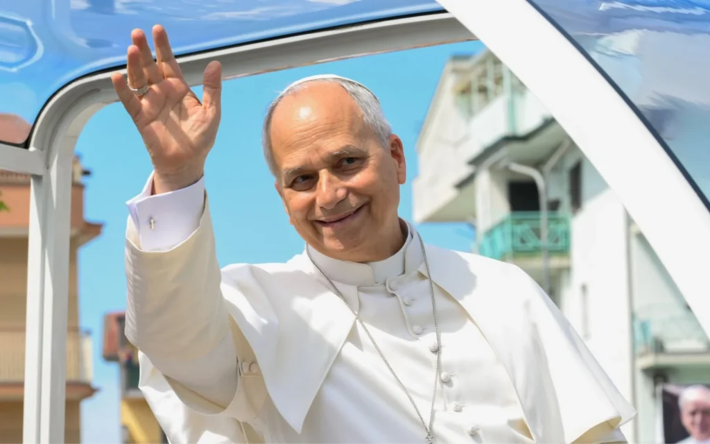 «¡Alzad la mirada!», mensaje del Obispo con motivo del Viaje Apostólico de León XIV