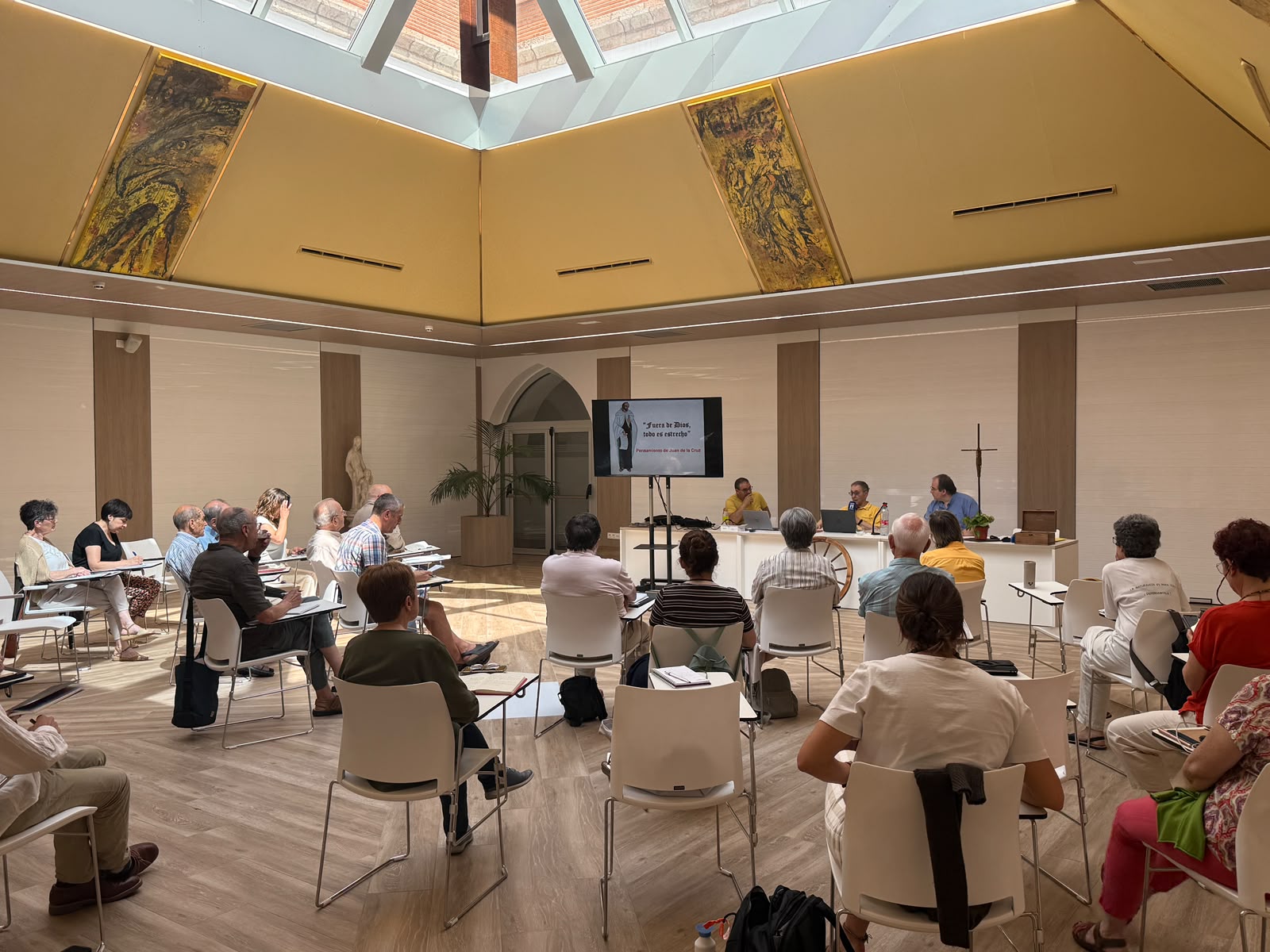 Comienza en el Obispado un curso de verano dedicado a san Juan de la Cruz