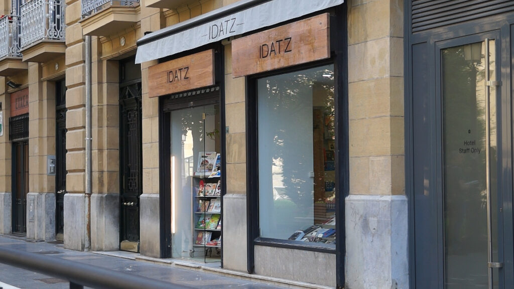 Librería Idatz. Desconexión, descanso y lectura para nutrir el alma este verano