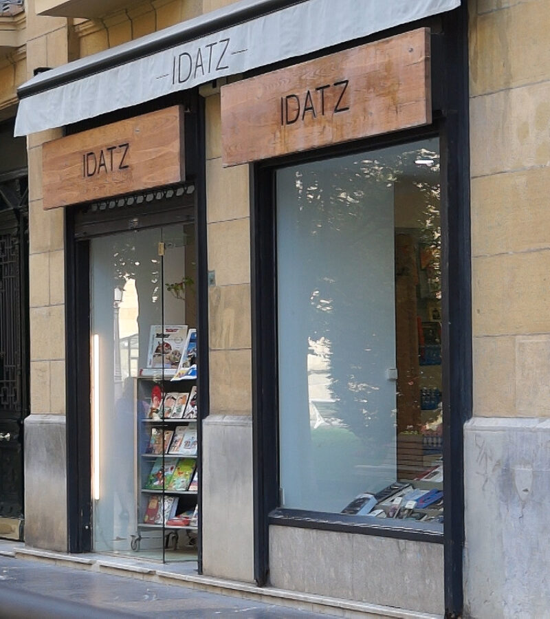 Librería Idatz. Desconexión, descanso y lectura para nutrir el alma este verano