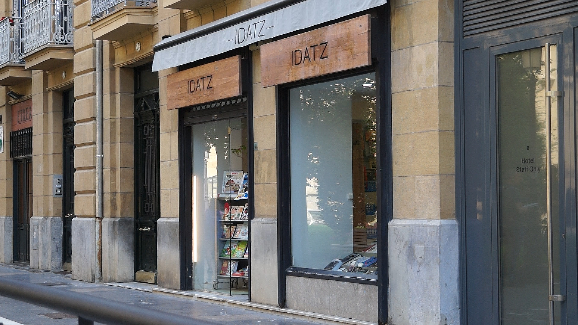 Desconexión, descanso y lectura: nutrir el alma este verano con la Librería Idatz 