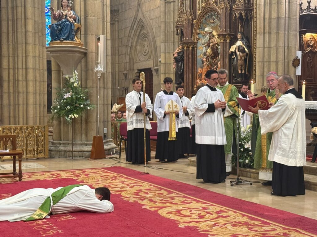 La Diócesis de San Sebastián celebra la ordenación sacerdotal de D. Enrique Ormazabal