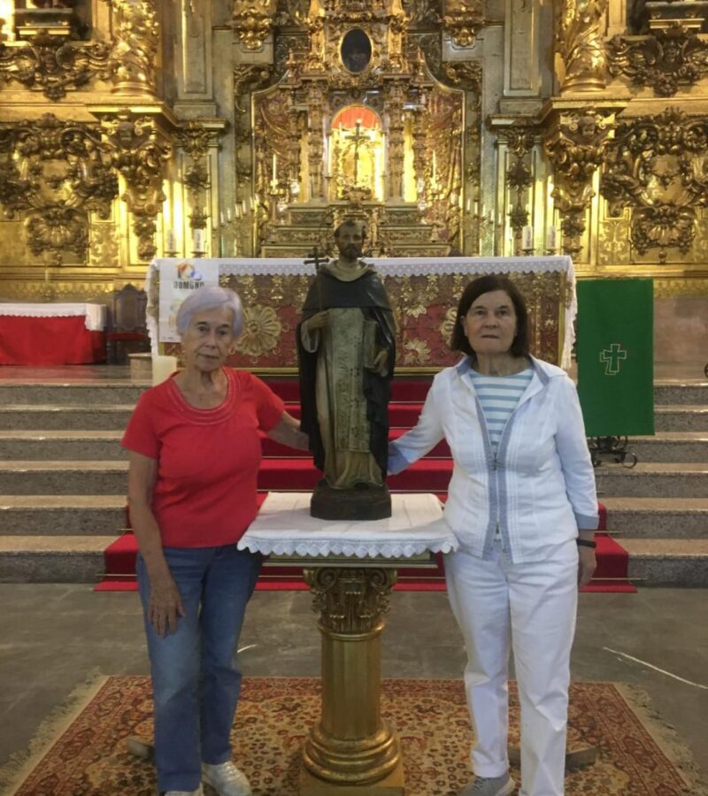 Las religiosas de la Anunciata se despiden con una donación a la comunidad cristiana